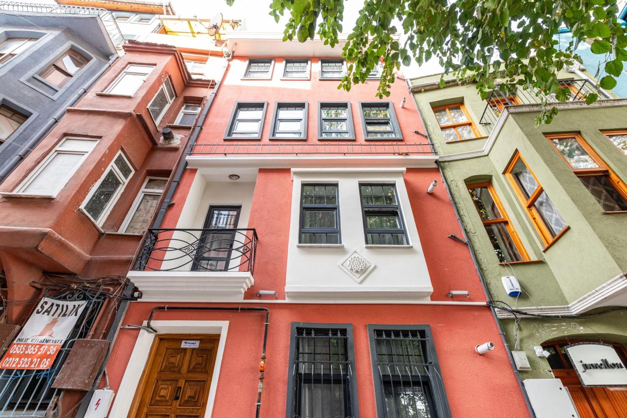 Red Suites Balat - Orange And Blue Истанбул Екстериор снимка